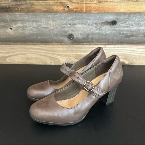 Clarks Women's Mary Jane Pump Size 9.5 Brown Leather Block Heel Twee Retro Comfy - Picture 1 of 12